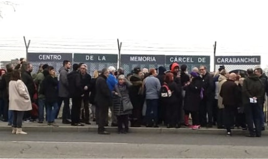 Vecinos de Carabanchel reivindican un memorial en recuerdo de los presos en Carabanchel, en los terrenos de la antigua cárcel del franquismo