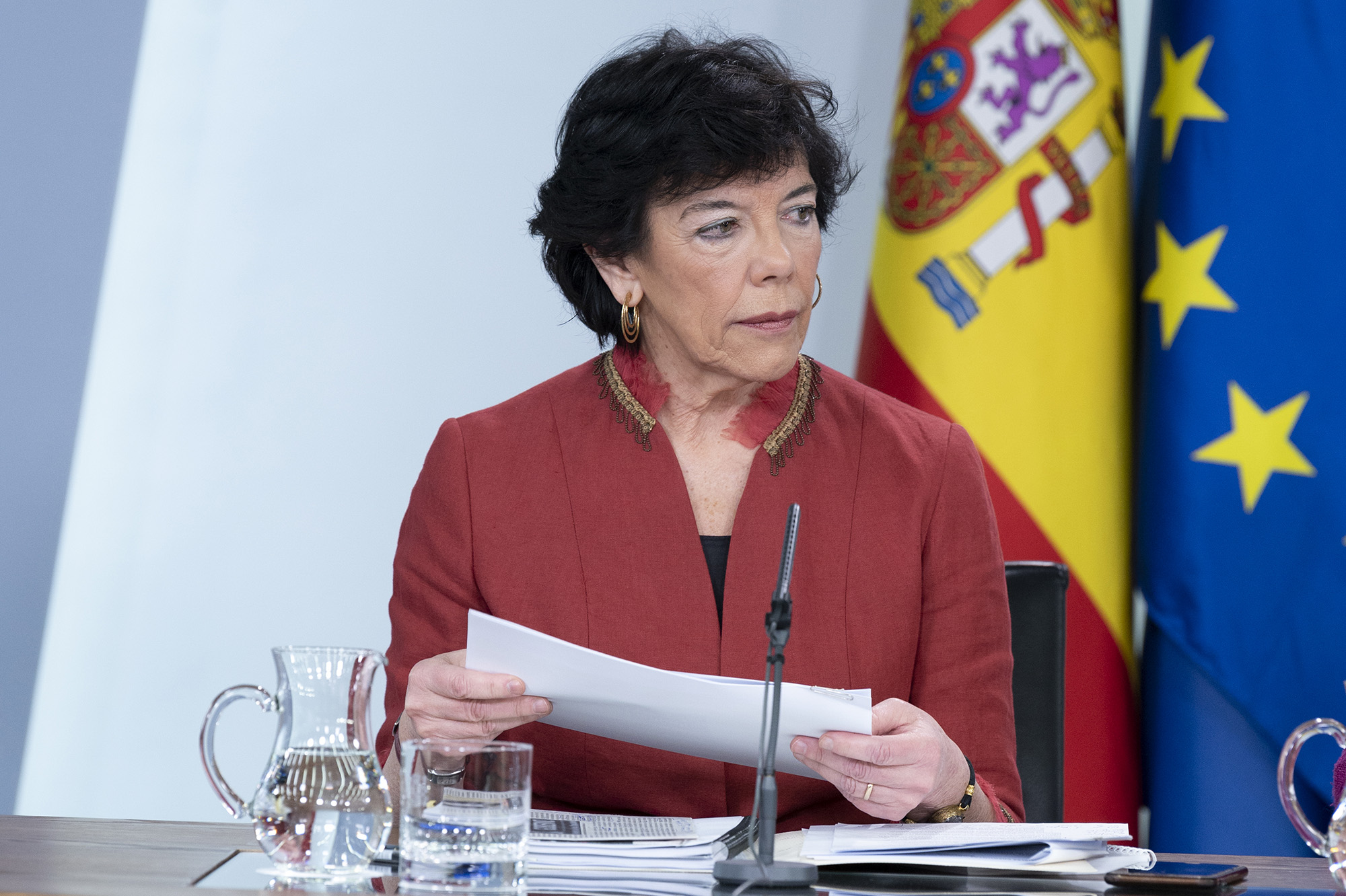 La ministra de Educación y Formación Profesional, Isabel Celaá, durante su intervención en la rueda de prensa posterior al Consejo de Ministros.