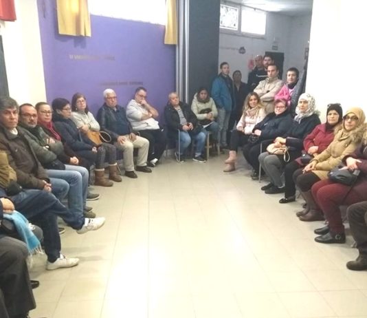 Reunión de afectados por la venta de viviendas públicas del Ivima al fondo buitre Goldman Sachs