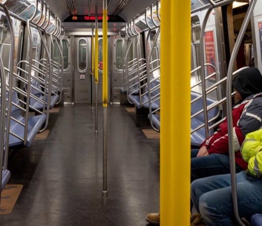 ONU / Katya Pugacheva El metro en Nueva York, habitualmente lleno de gente, está casi vacío por el coronavirus
