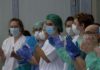 Miedo, angustia e incluso culpa: la realidad de los sanitarios Profesional sanitario