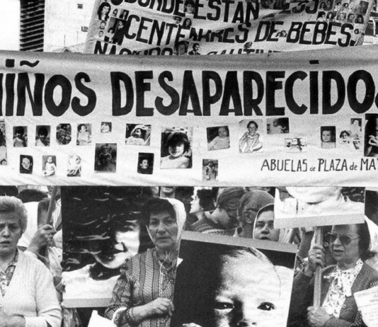 Abuelas de Plaza de Mayo