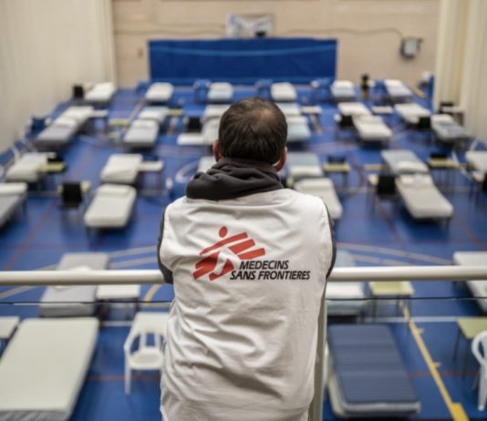 Olmo Calvo, MSF: Pabellón deportivo Carlos Sastre, en Leganés, reconvertido en hospital de campaña por MSF