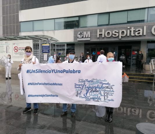 Homenaje a los sanitarios fallecidos