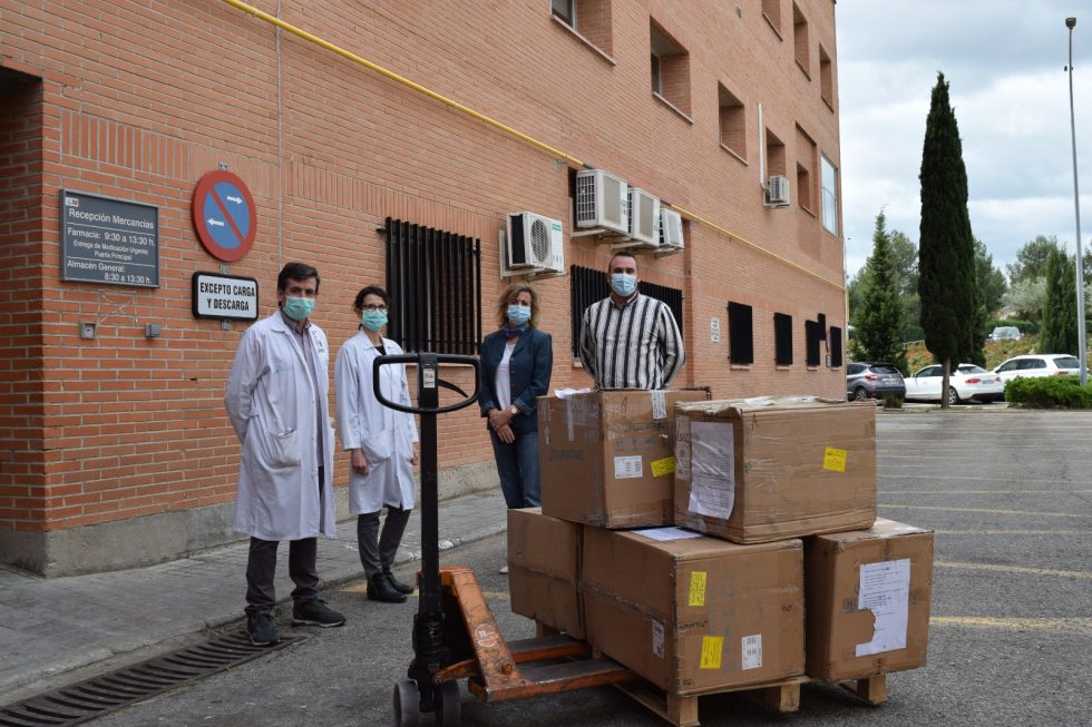 Reparto de material en el Hospital Príncipe de Asturias