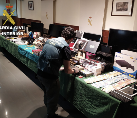 La Guardia Civil expone en Tres Cantos objetos procedentes del robo en viviendas aisladas