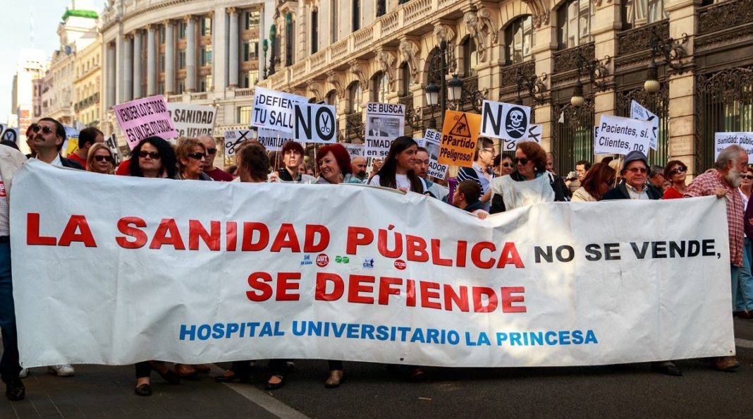 Manifestación de la «Marea Blanca» contra la privatización de la sanidad pública, Madrid 2020.