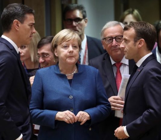 Pedro Sánchez, presidente de España, con el eje franco-alemán representado por Merkel y Macrón