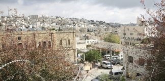 UNRWA/Marwan Baghdadi: El asentamiento Beit Hadassah en la zona H2 de Hebrón, Cisjordania