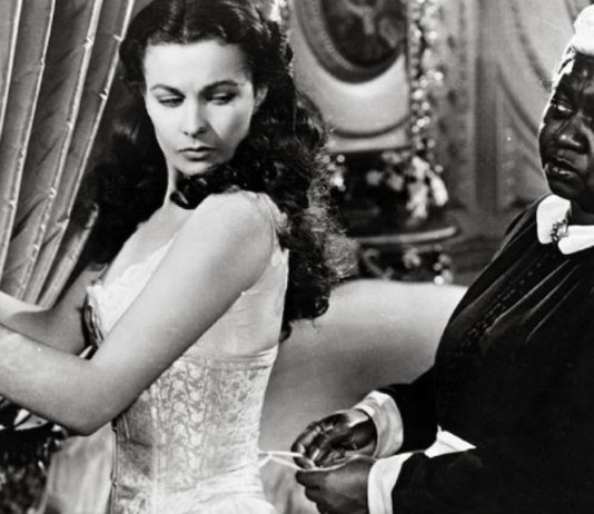 Vivien Leigh y Hattie McDaniel en una escena de «Lo que el viento se llevó»