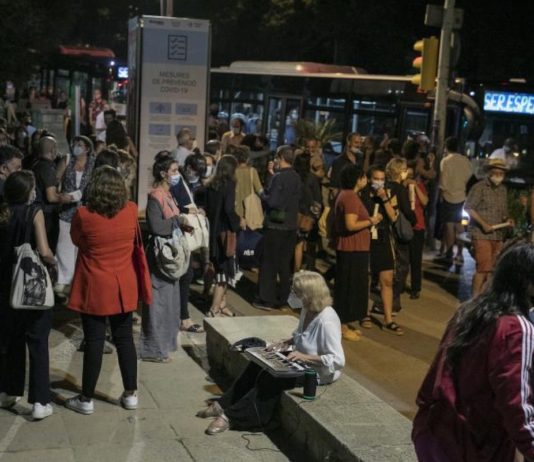 Un grupo de personas en Barcelona © Ayuntamiento de Barcelona / Edu Bayer