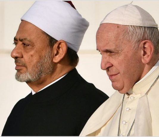 El papá Francisco con el gran imán de Al-Azhar, Ahmad Al-Tayyeb