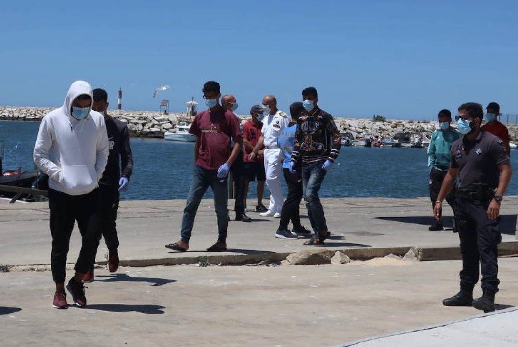 Inmigrantes pateras portugal Algarve