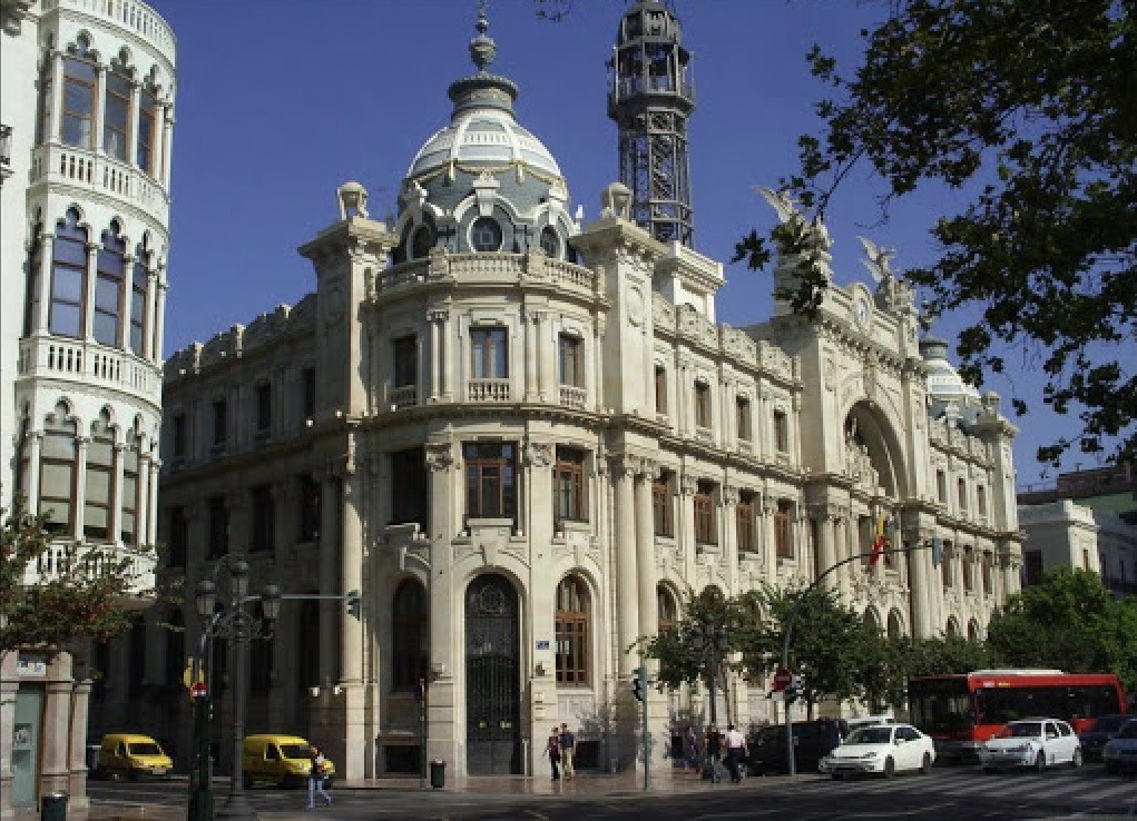 Edificio de Correos en la Plaza Ayuntamiento en Valencia