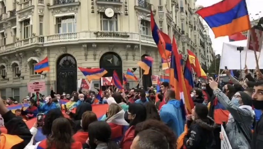 Manifestantes pro Armenia en Madrid, 20OCT2020