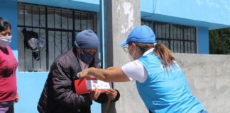 Quito: Lilia Yunda, presidenta de la Unidad Patronato Municipal San José, encabeza la Brigada Patronato a tu lado, que visita en sus hogares a adultos mayores en situación de extrema pobreza, en la parroquia de Lloa, al sur occidente de la capital.