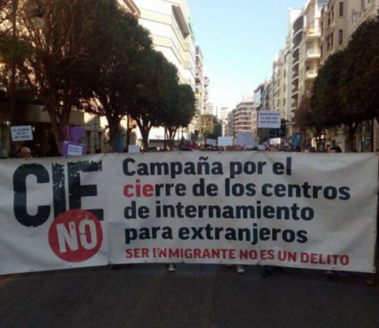 Manifestación por el cierre de los CIE en España