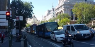 Madrid, carril bici en la calle Alcalá