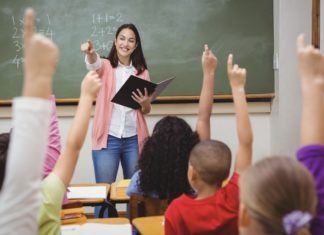 enseñanza educación aulas profesores alumnos