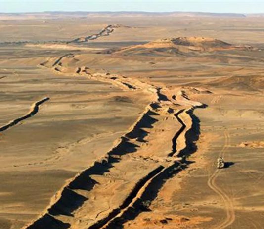 Muro construido por Marruecos en el Sáhara ocupado