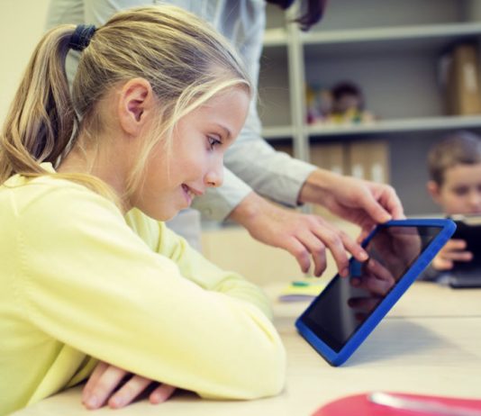 alumnos ordenadores tablet