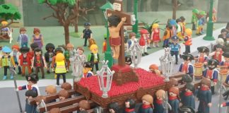 Madrid, procesión del Cristo de los Alabarderos recreada con figuras de Playmobil