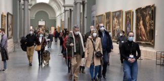 Participantes en la actividad Reencuentro en palabras. Museo Nacional del Prado