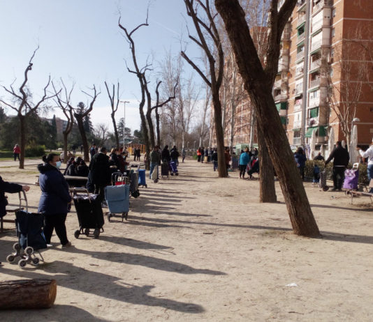 Colas del hambre en Aluche