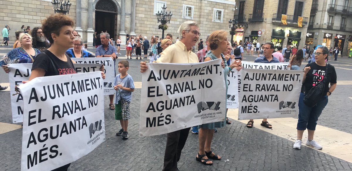 Protestas vecinales por la inseguridad en el Raval