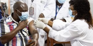 UNICEF: vacunas covid de la operación COVAX en Abidjan, Costa de Marfil