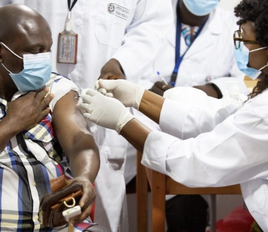 UNICEF: vacunas covid de la operación COVAX en Abidjan, Costa de Marfil