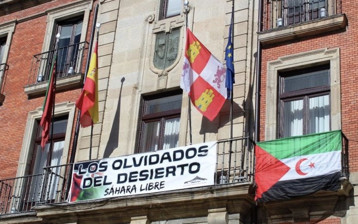 Fachada del Ayuntamiento de Zamora expresando solidaridad con el Sahara