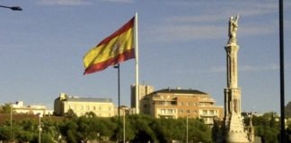 Madrid Plaza de Colón Bandera