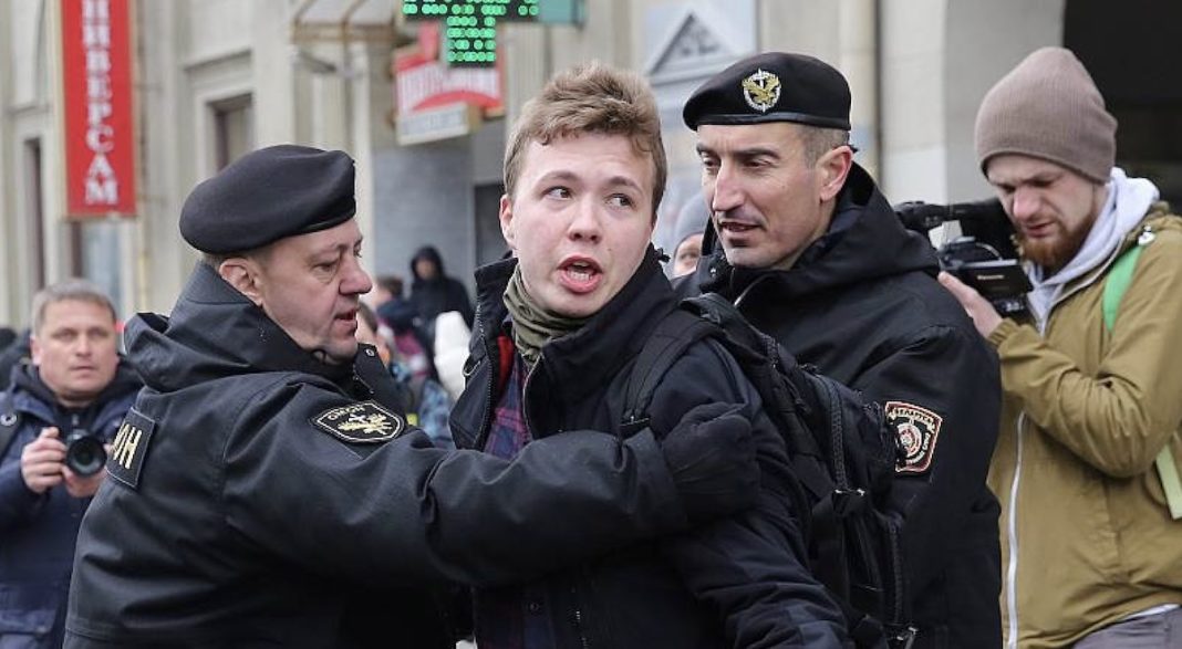 Roman Protasevich en el momento de su detención en Minsk 24MAY2021