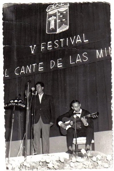 El Niño Alfonso y el guitarrista Mariano Fernández en el V Festival del Cante de las Minas de La Unión