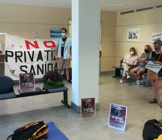 Representantes sociales y sindicales han ocupado este 25 de junio 2021 la Gerencia de Atención Primaria en Madrid © Pedro Casas