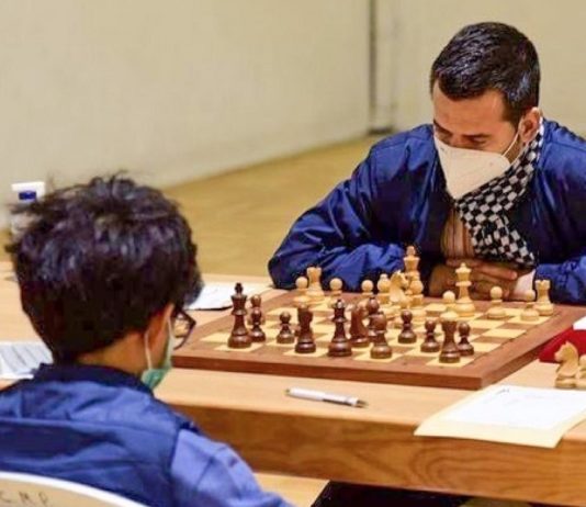 Arián González en una partida reciente en España