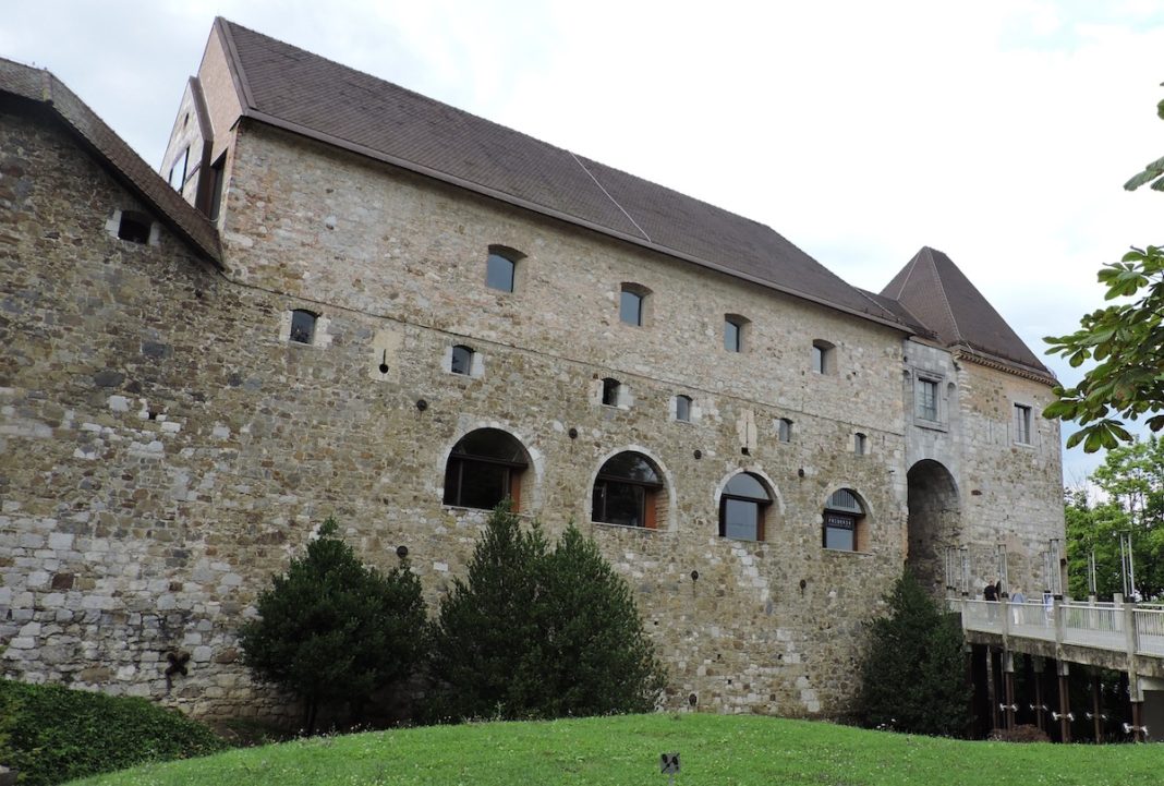 Eslovenia Lubliana castillo entrada