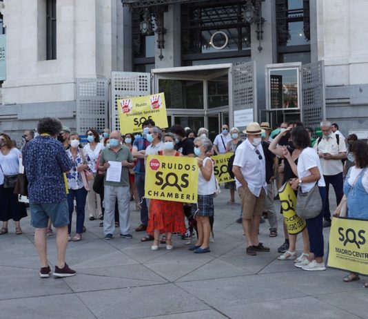 Madrid Cibeles protesta terrazas 20210721
