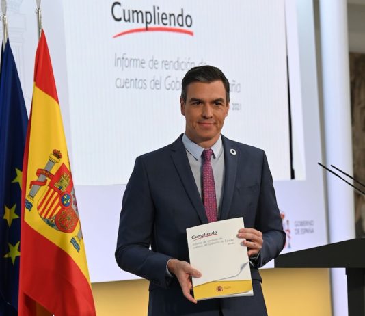 Pedro Sánchez presenta el informe « umpliendo». Pool Moncloa / © Borja Puig de la Bellacasa