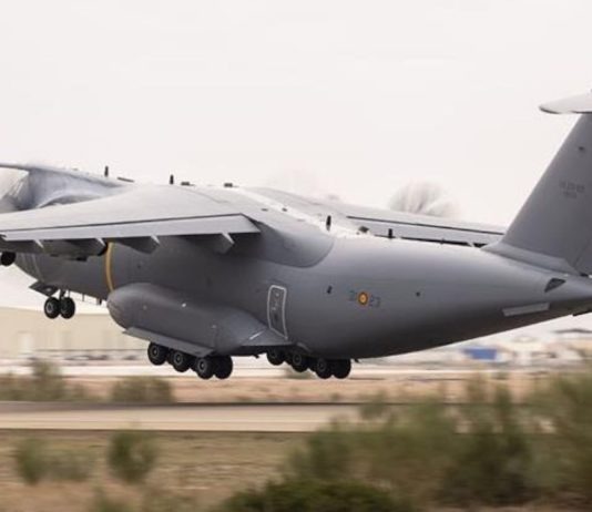 Avión militar A400M Atlas despega