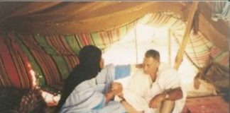 Javier Perote en una visita al Sahara Occidental