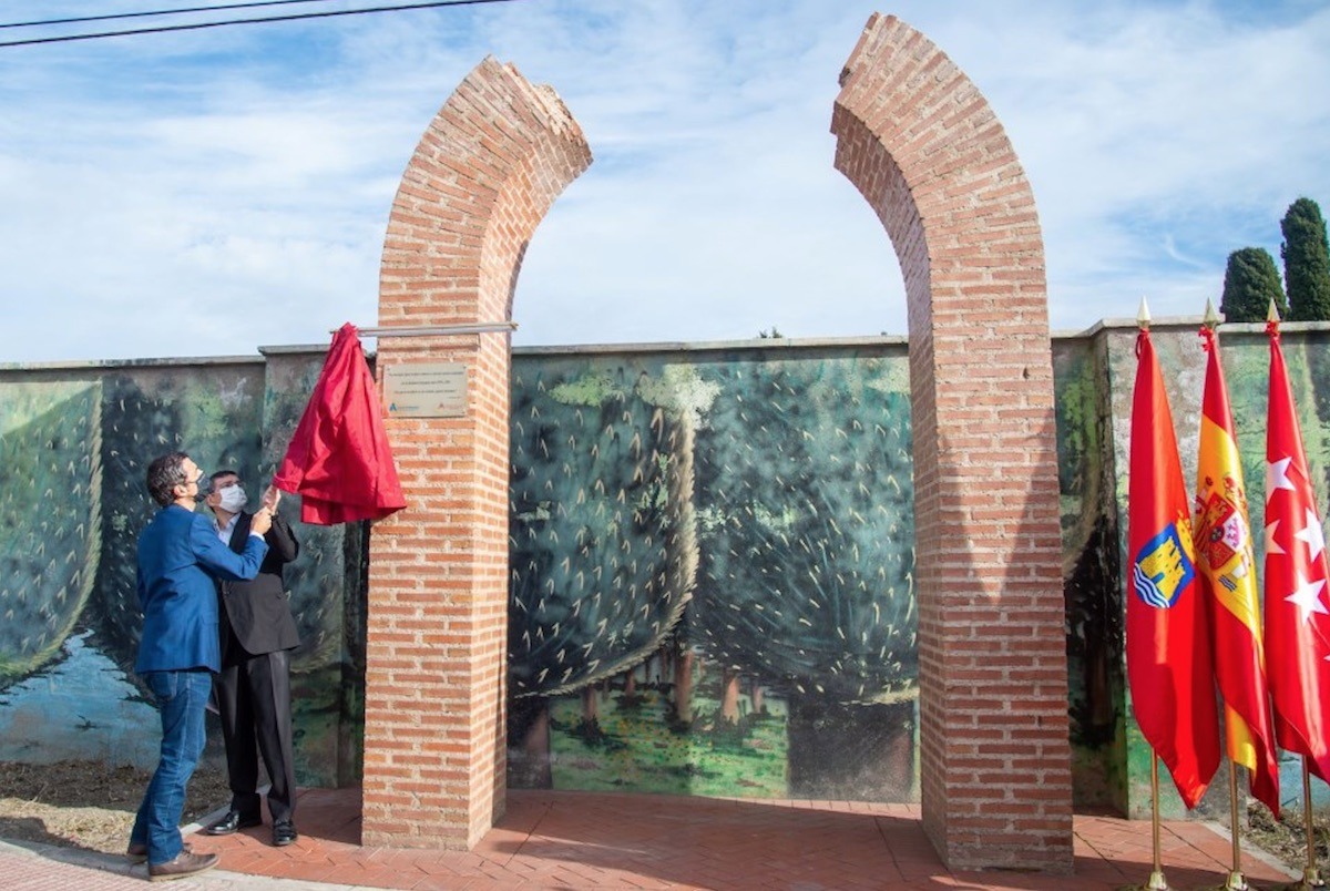 Alcalá de Henares: memorial a las víctimas del franquismo fusiladas en las tapias del cementerio municipal