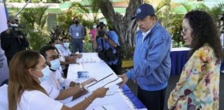 Ortega y Murillo votan el 7NOV2021