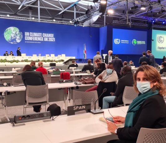 Teresa Ribera en una sesión plenaria de la COP26