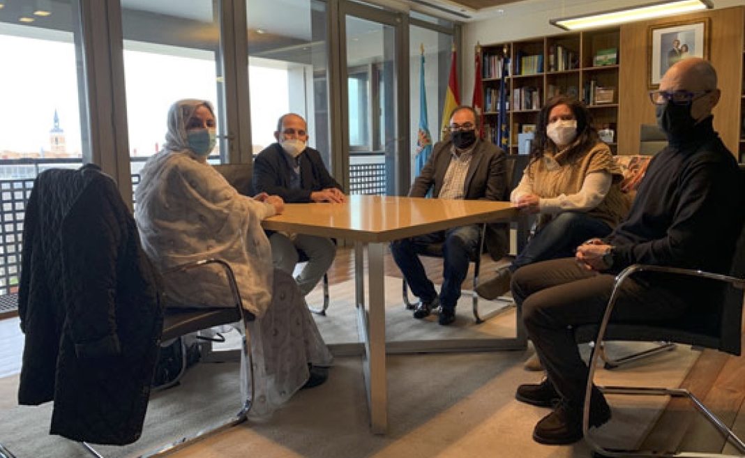 Reunión del alcalde de Leganés con representantes saharauis