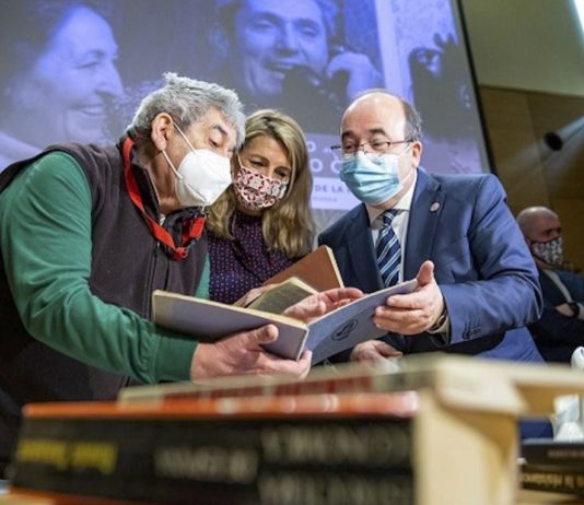 Yenia Camacho con Yolanda Díaz y Miquel Iceta