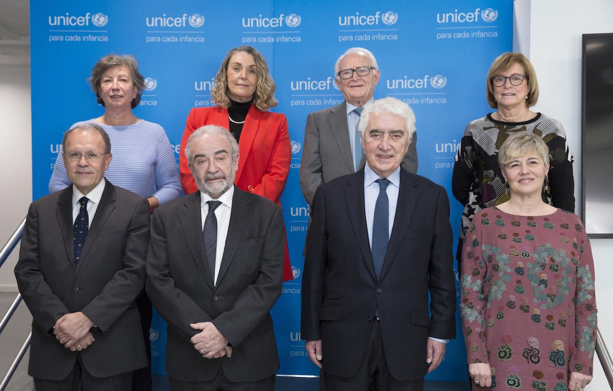 Gustavo Suárez Pertierra y miembros de la Comisión Permanente de UNICEF elegidos en febrero 2022
