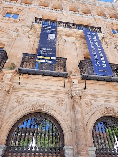Largo Caballero, cartel de la exposición en el Centro Documental de la Memoria Histórica en Salamanca, abril 2022