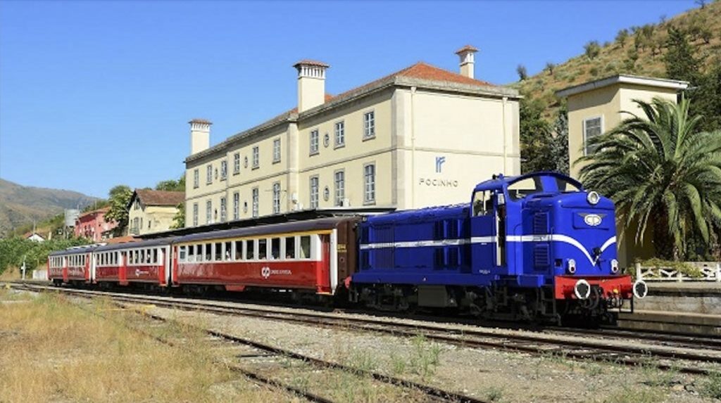 Tren en la estación portuguesa de Pocinho